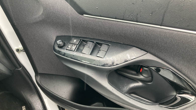 Toyota Yaris Cross 1.5 Hybrid Design 5dr CVT Hybrid Estate